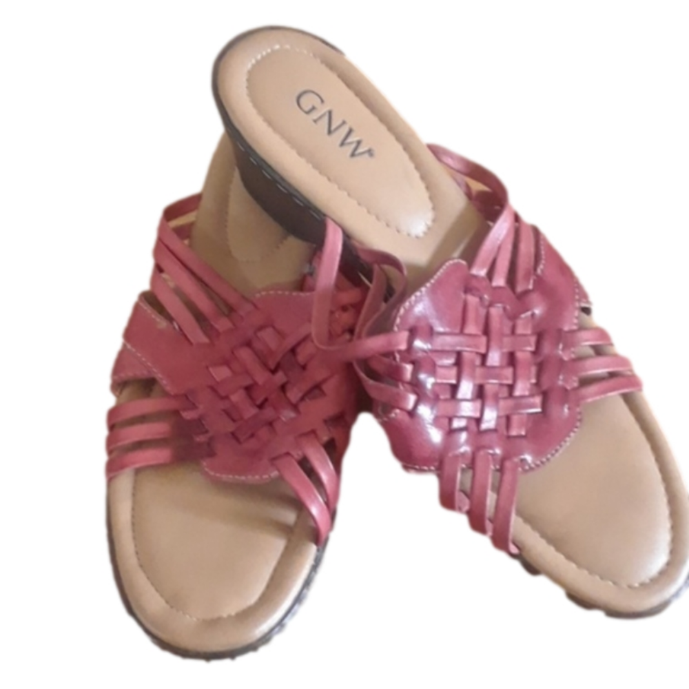 ♥️ NWOB RED BRAIDED SANDALS